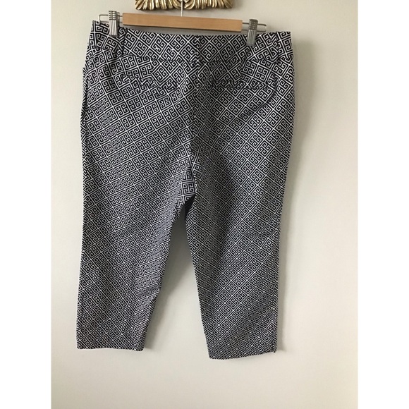 Capri pants - Picture 2 of 3